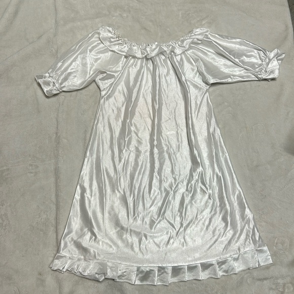 Silky white dress - Picture 1 of 1